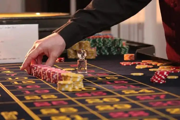 Cara pasang taruhan sepak bola dan esports lewat HP di tkpwin
